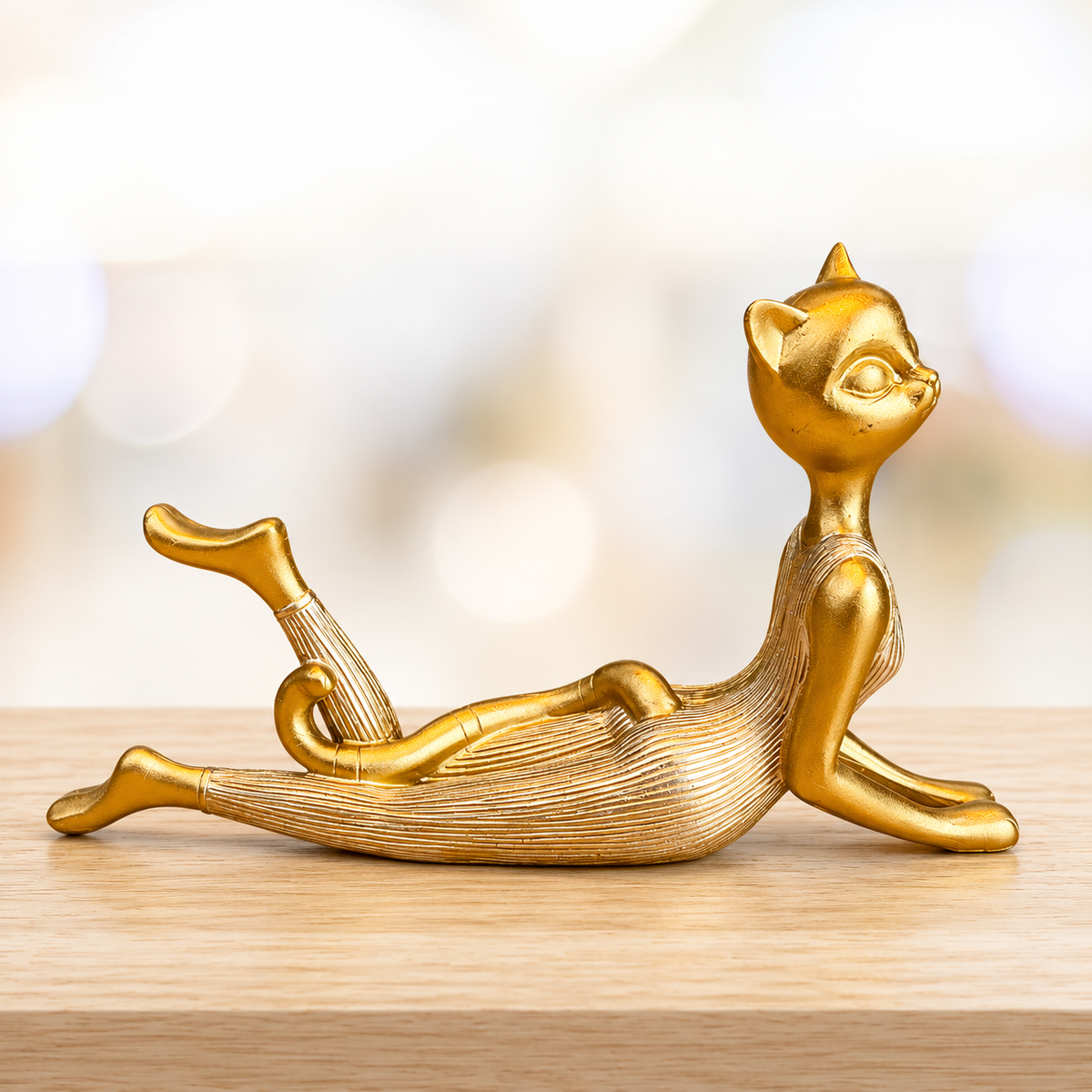 Mulher Gato Deitada Premium